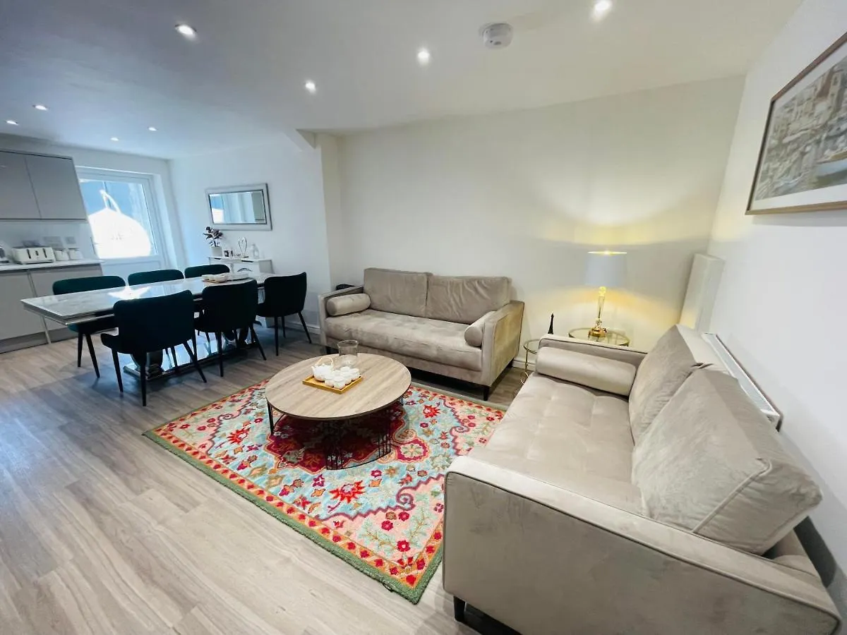 Guest house Riverside Premium Double Room E14 London United Kingdom