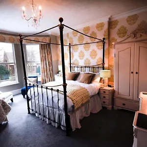 https://kilmorey-lodge.hotelsin-chester.com