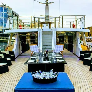 Hotel Absolute Pleasure Yacht, London